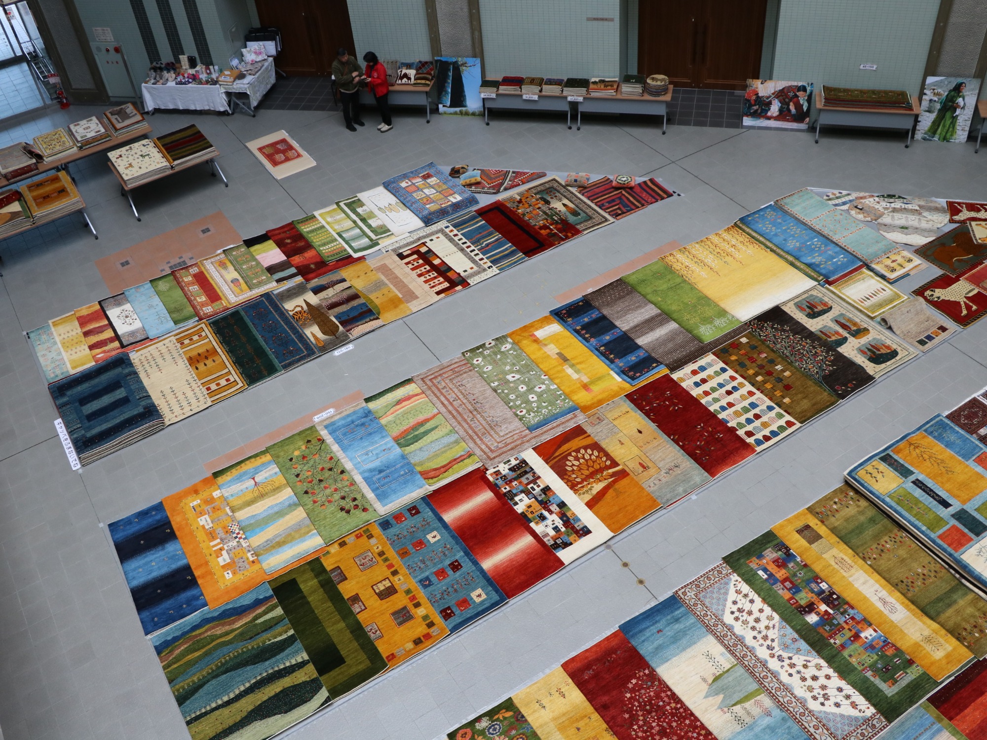 使用事例④ リビングギャッベ牛青