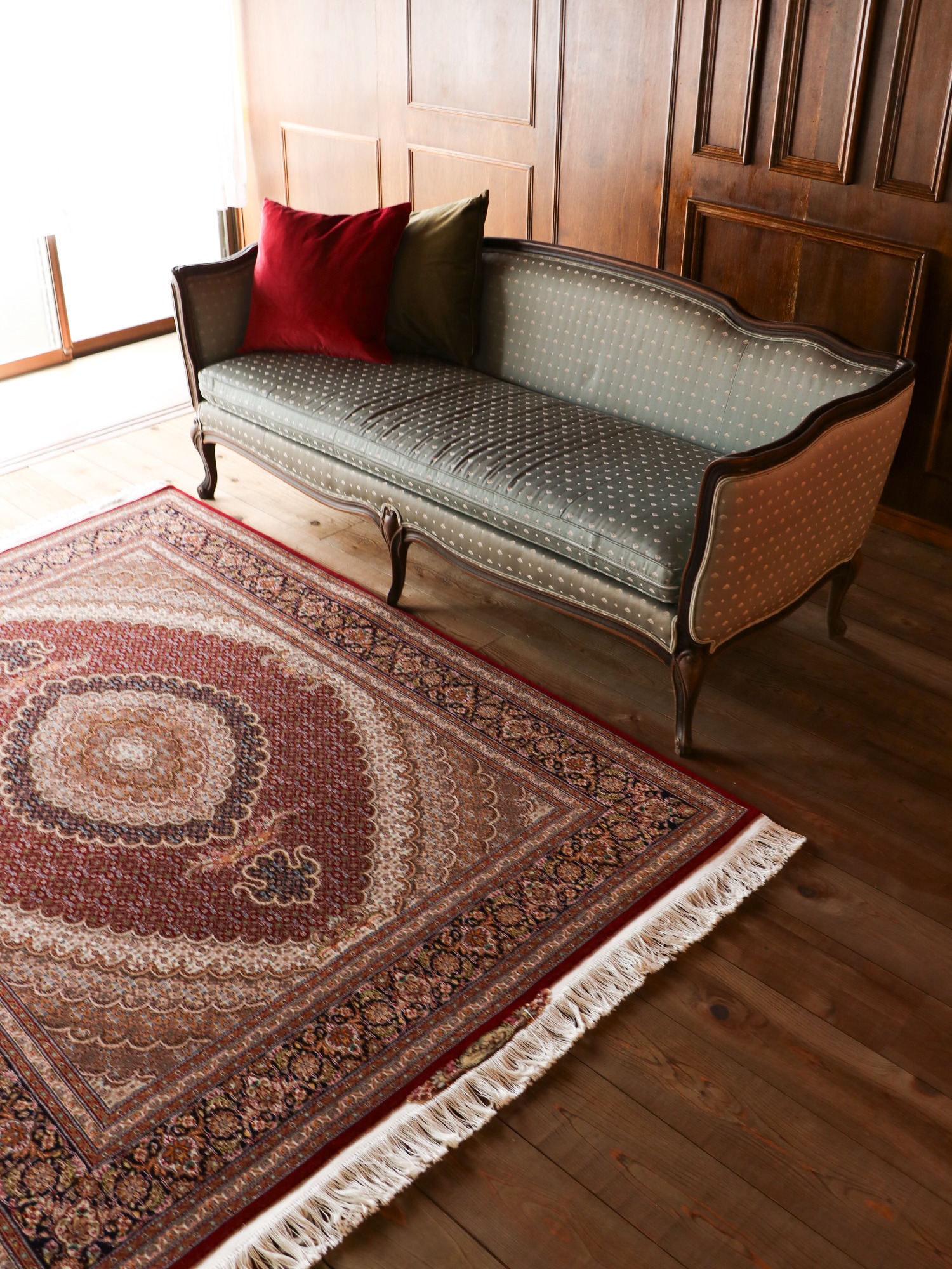 使用事例① ペルシャタブリーズ赤